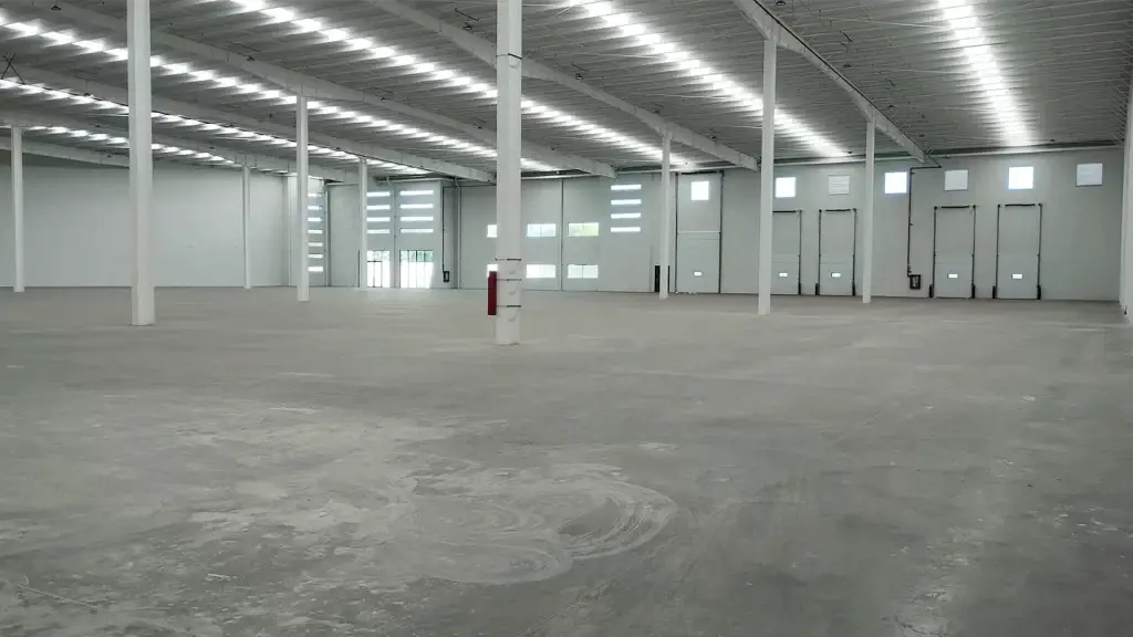 Interior bodega 13,900m2, el salto